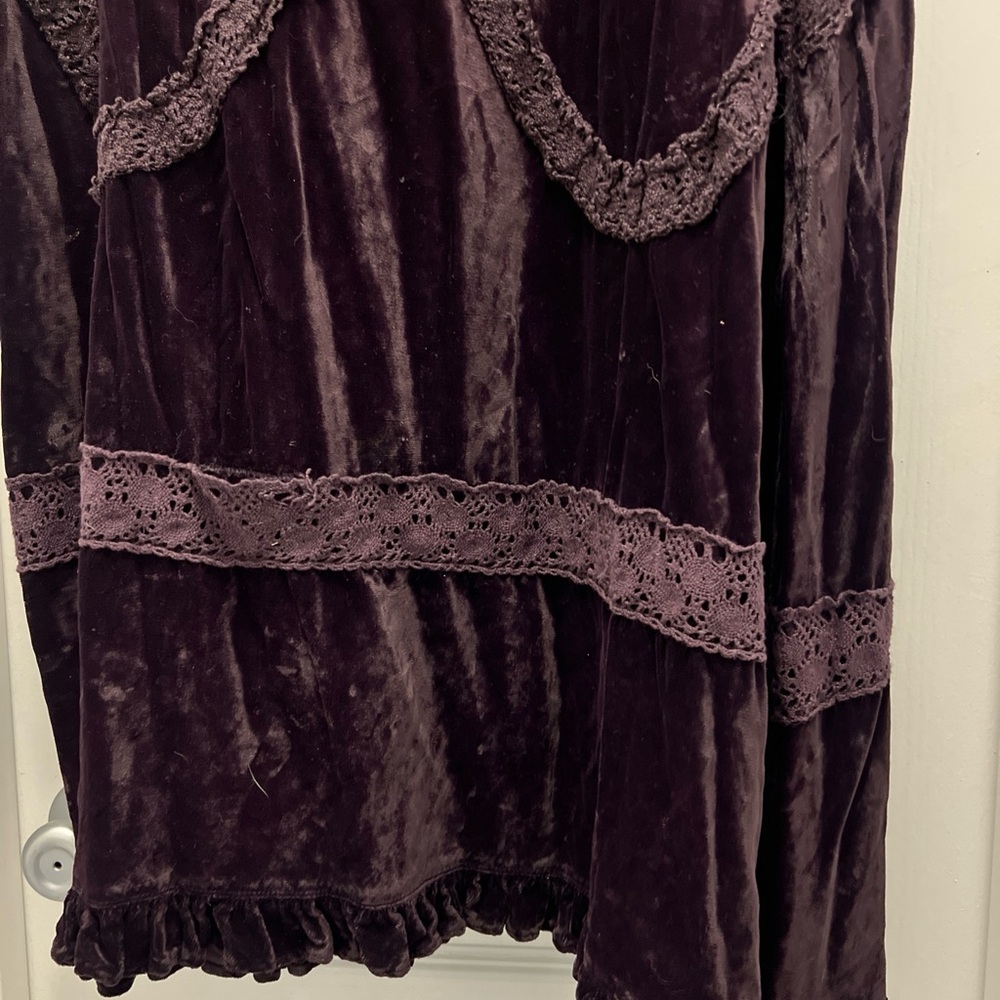 Elegant Women's Skirt - Plum Velvet - Picture 6 of 8